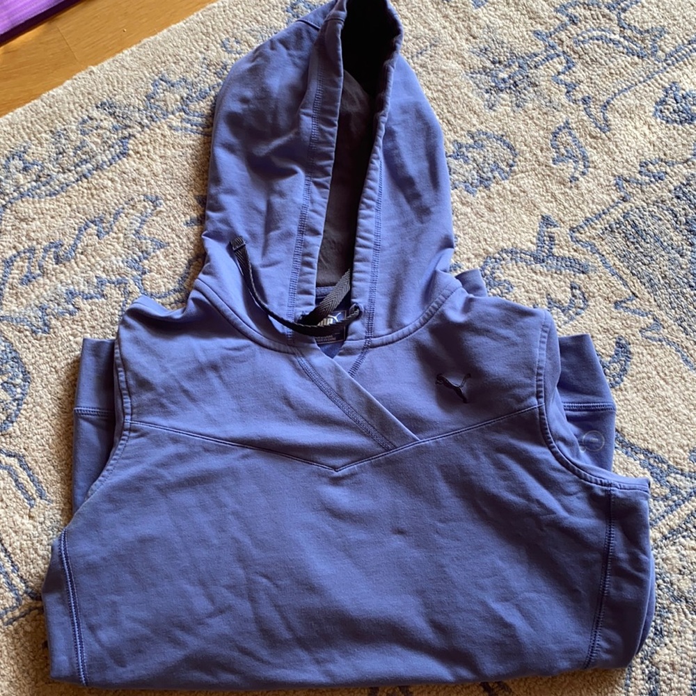 Puma blue athletic sweatshirt